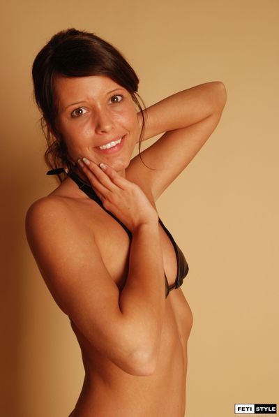 [Image: 112977693_Fetistyle_Janina_546.jpg]