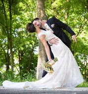 [Slika: 113003928_U_veselje_mladencima.jpg]