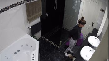 [Image: 119936800_Spy_634.avi_snapshot_00.17.091.jpg]