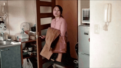 [日本三级]【美熟女の戯れ】夏目さゆり童貞狩り他2024[中文字幕][MP41893MB01:26:19hill