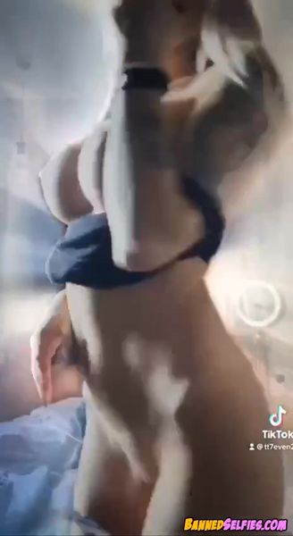 Alanna – Shy Hot Nude Tease Babe On Instagram