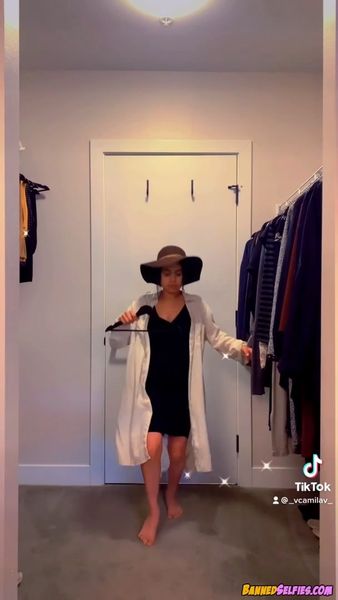 Ali – Coed Shows The Goods On Instagram