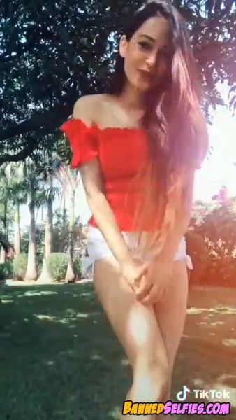Amya – 19 Year Old College Girl