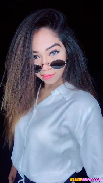 Angie – 18 Year Old College Girl Nude On Instagram