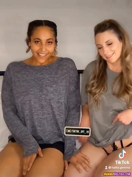Ashley – 23 Years Cheerleader Girl Epic Nude Selfie On Tiktok