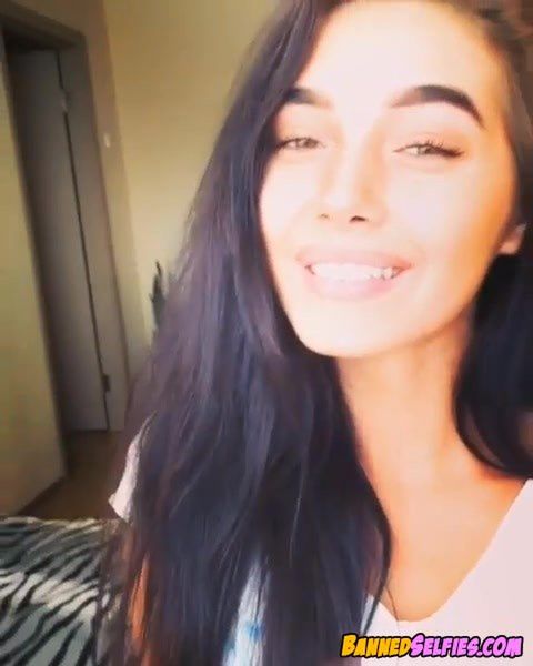 Charity – Epic 18 Years Old School Babe Nude Selfie