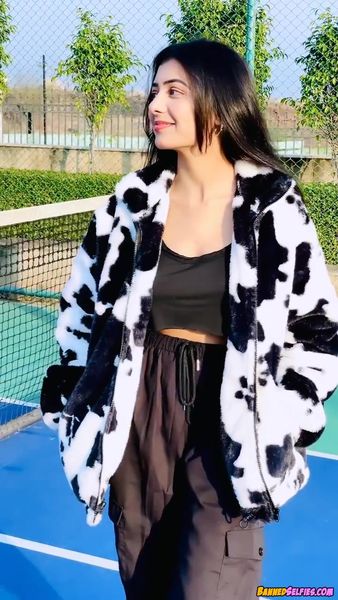 Emmalee – First Time Nude Video 1