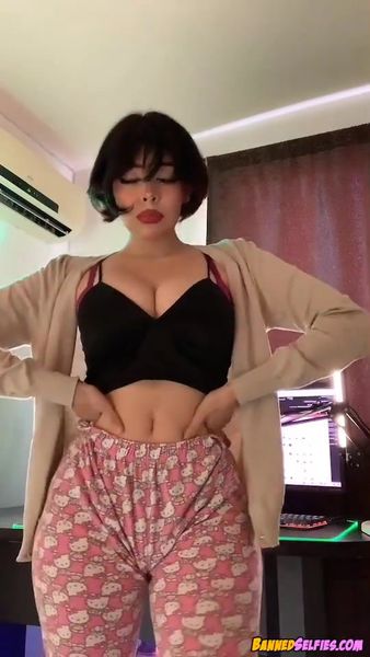 Jaida – Hot Tiktok Selfie 1