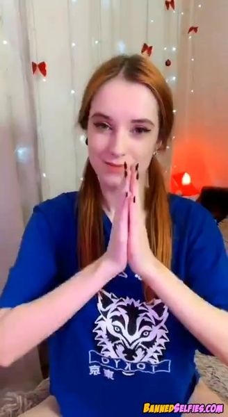 Jennifer – Sexy Babe Strips Tiktok