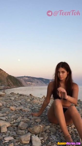 Juliana – Teen Shows The Goods