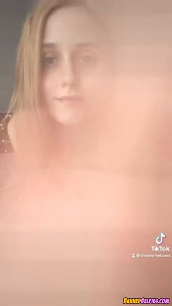 Kamila – 19 Years Old Teen Girl Teases Perfect Body