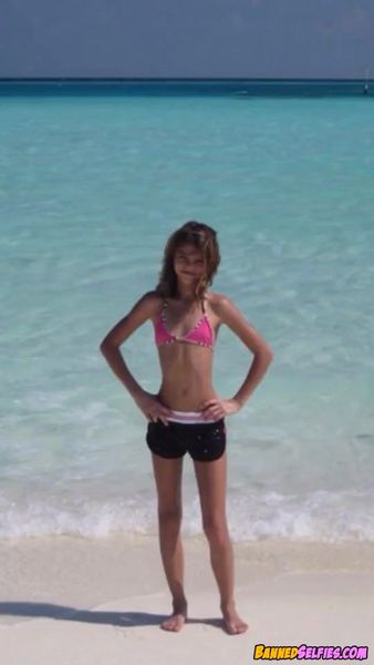 Kinsley – Amazing 23 Years Old Cheerleader Babe Nude Tiktok Selfie