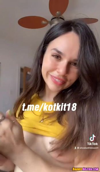 Lilah – Teen Nude Tiktok Selfie 1