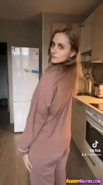 Lilliana – Horny Teen Selfshot On Tiktok