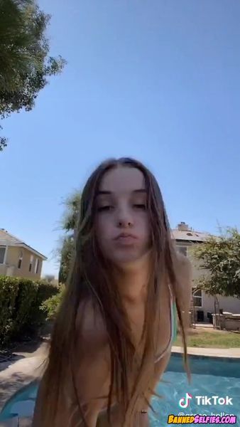 Molly – Quick Tease Shy Teen