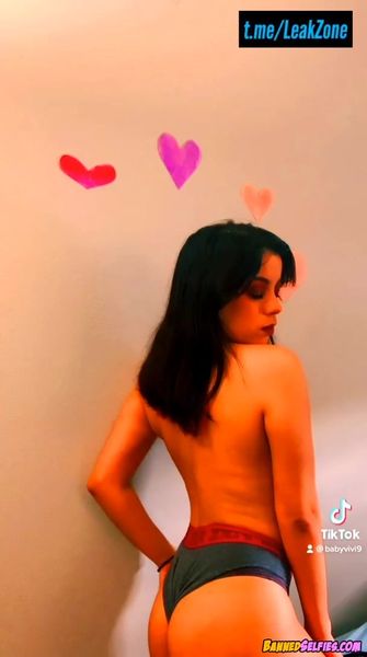 Rosa – Highschool Teen First Time Nude Selfie On Tiktok