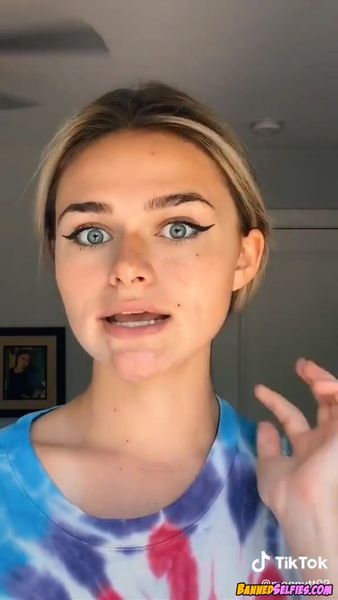 Saige – Shy Hot Tease Highschool Teen On Tiktok