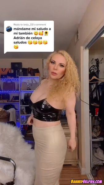 Sydnee – Teen Talked Into Nude Selfie