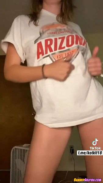 Teresa – Young Babe Talked Into Nude Selfie By Complete Stranger