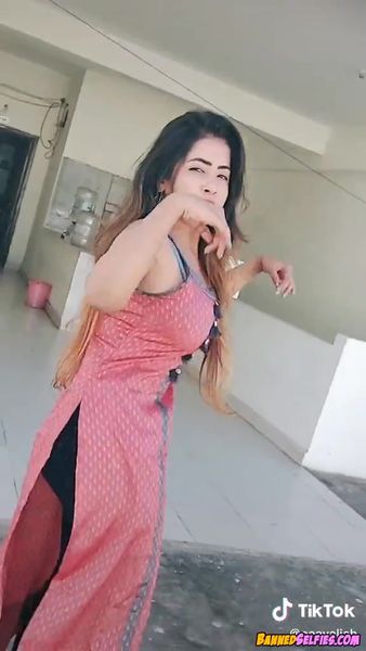 Tia – Banned Tease 19 Years Old On Tiktok