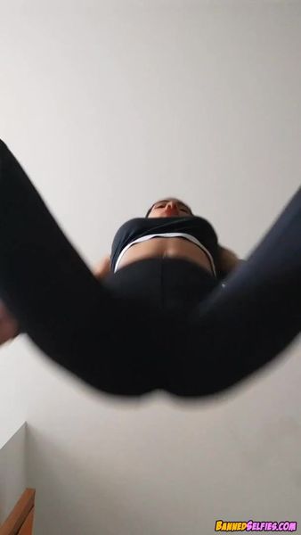 Vivian – Nude Instagram Selfie