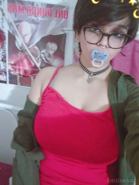 Cute Short Haired Emo Girl Leaked Photos  Videos Barb