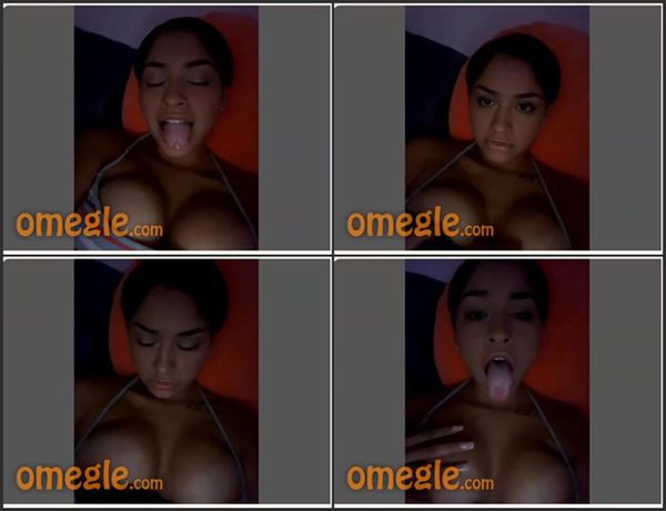 20 Years Old Omegle Crazy Girl Take A Selfie While She Masturbate With Me