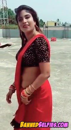 Evie – Amazing 18 Years Old Highschool Babe Nude Tiktok Selfie